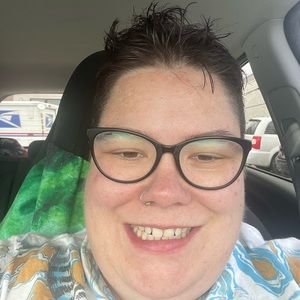 Meet your Posher, Crystal